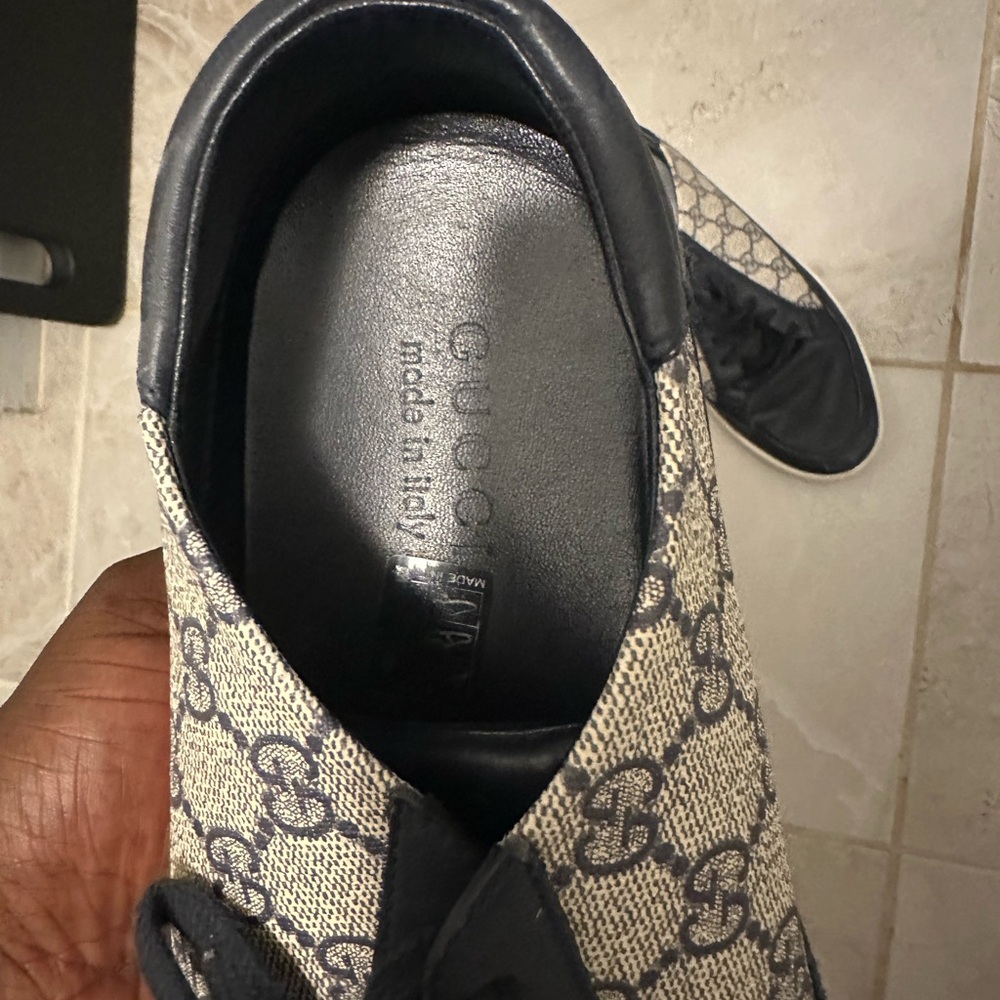 Gucci Beige GG Canvas with Black Leather Low-Top Sneakers - Picture 2 of 3